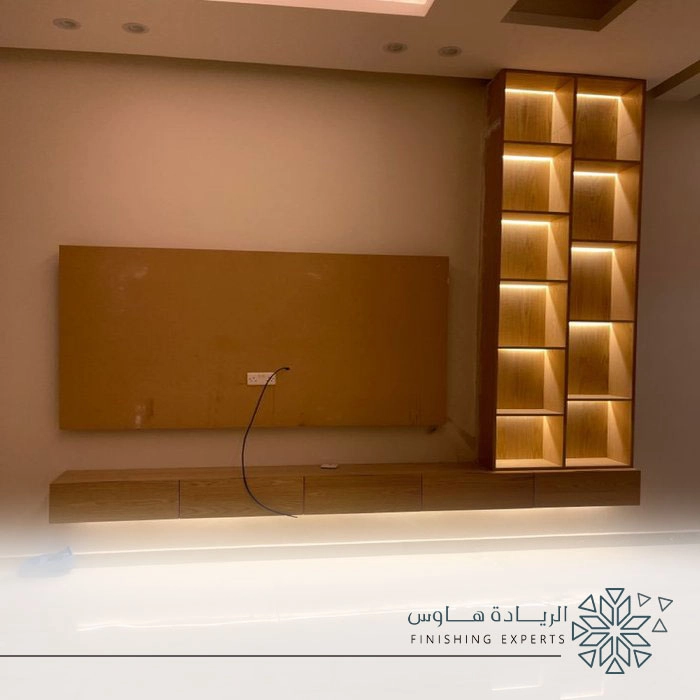 تصميم مكتبات تلفزيون مع اضاءة بالرياض